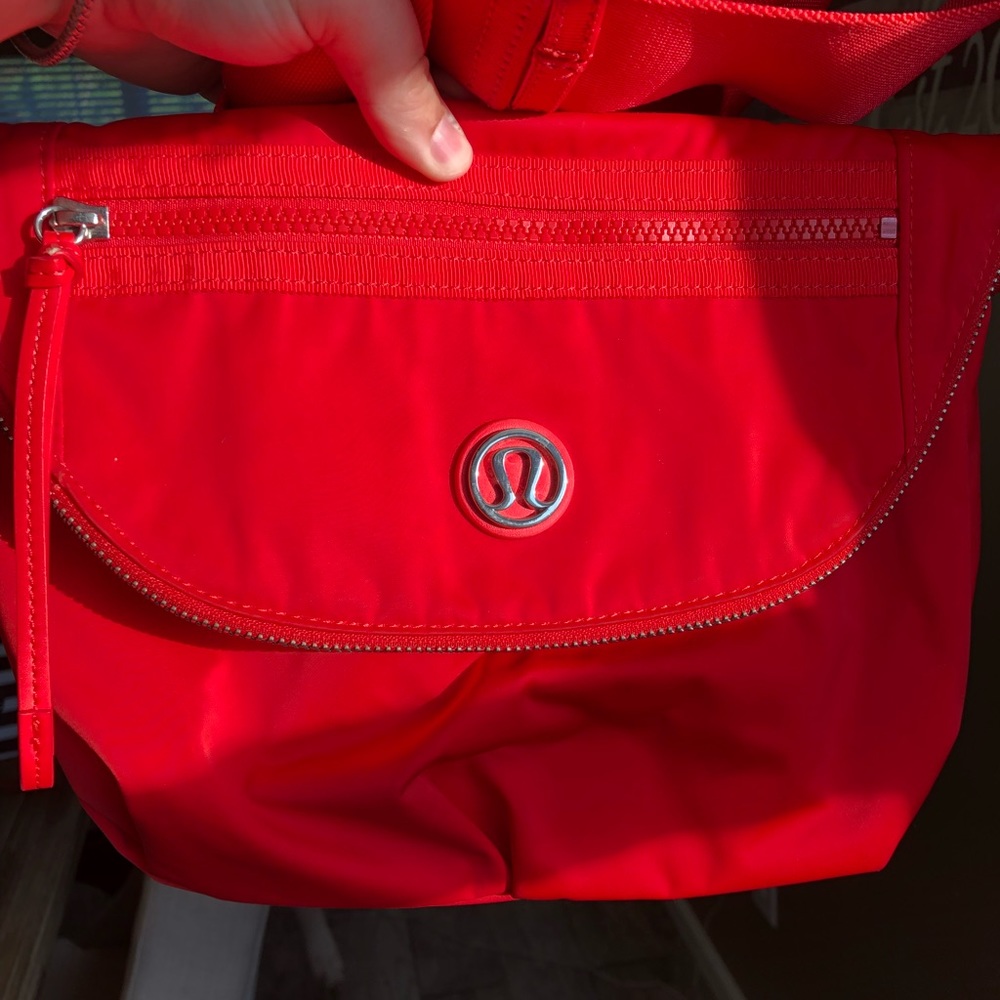 Red lululemon festival bag